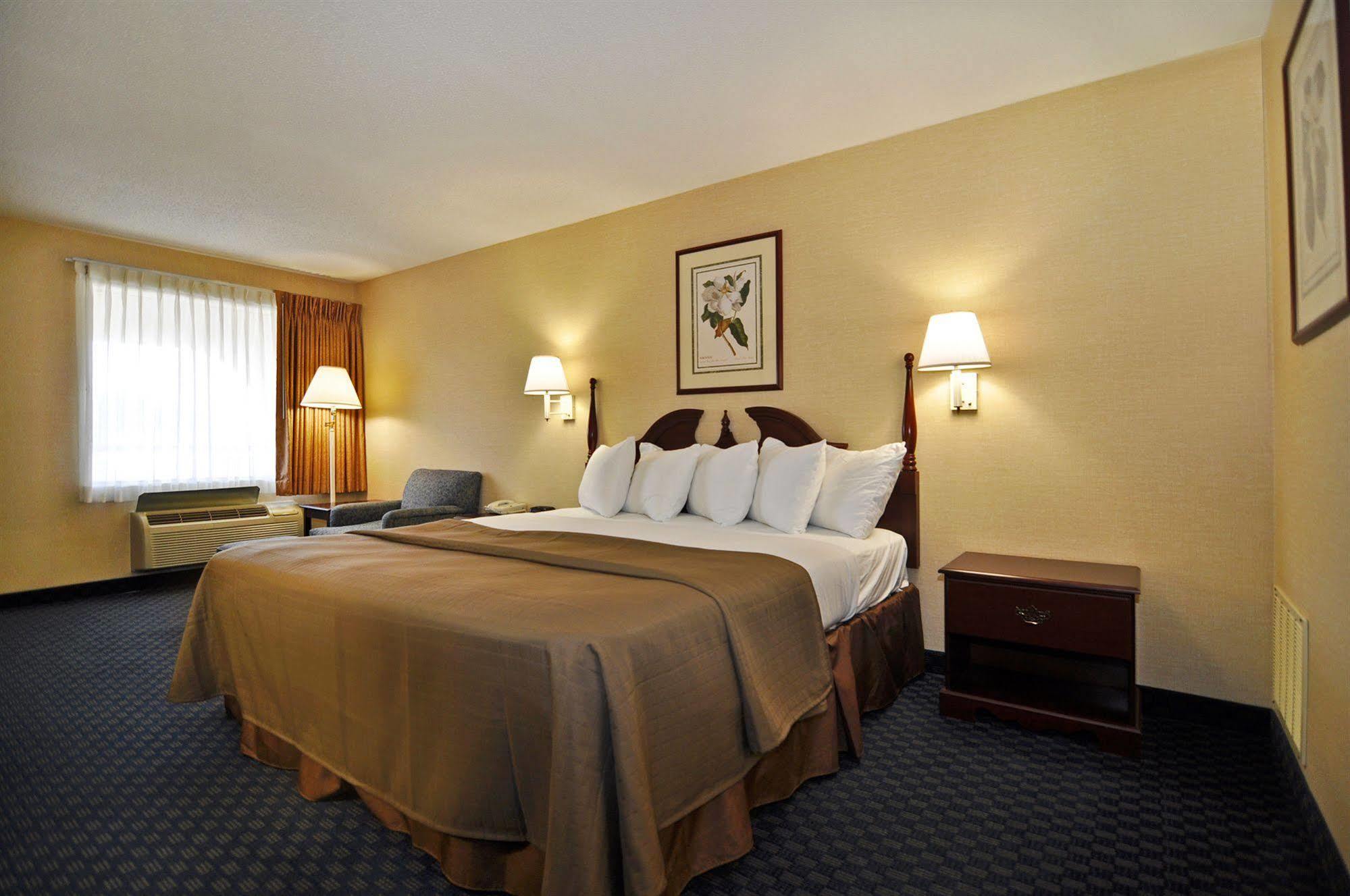 Quality Inn Ashburn Exterior foto